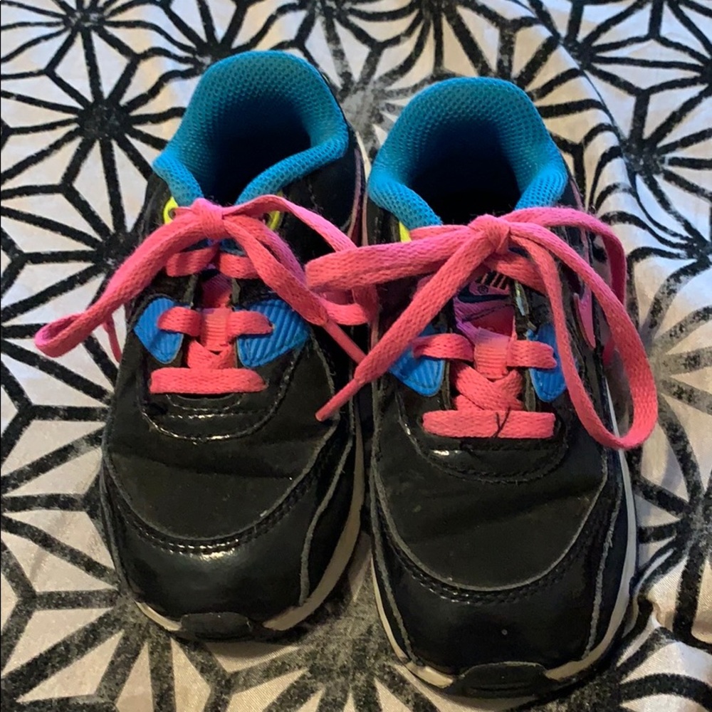 Girl’s multicolored air max